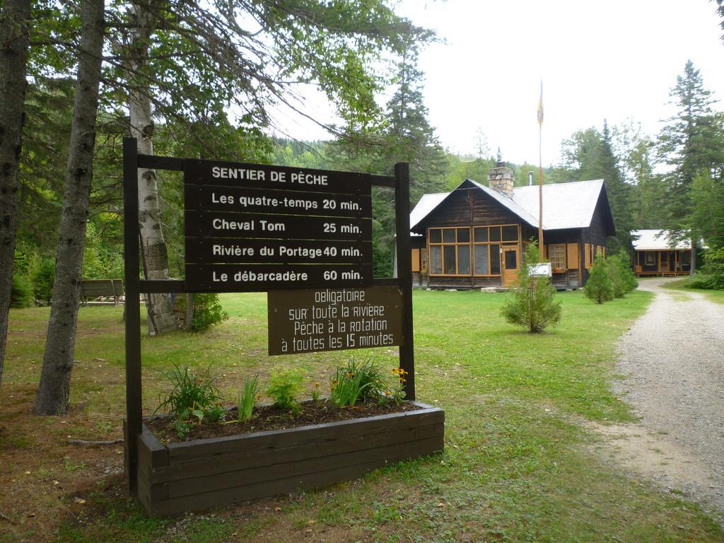Riviere Petit Saguenayヴィラ エクステリア 写真
